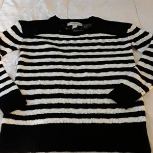 BLACK AND WHITE SWEATER